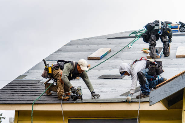 Professional Gutter Installation technician working in Mansfield Depot, CT